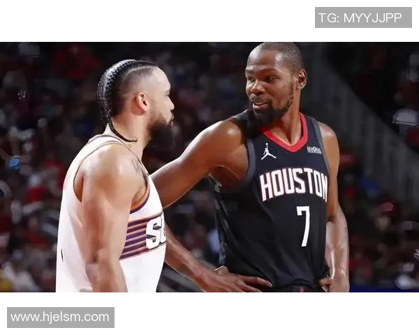 杜兰特与教练激烈争执冲突升级 球队内部矛盾引发广泛关注